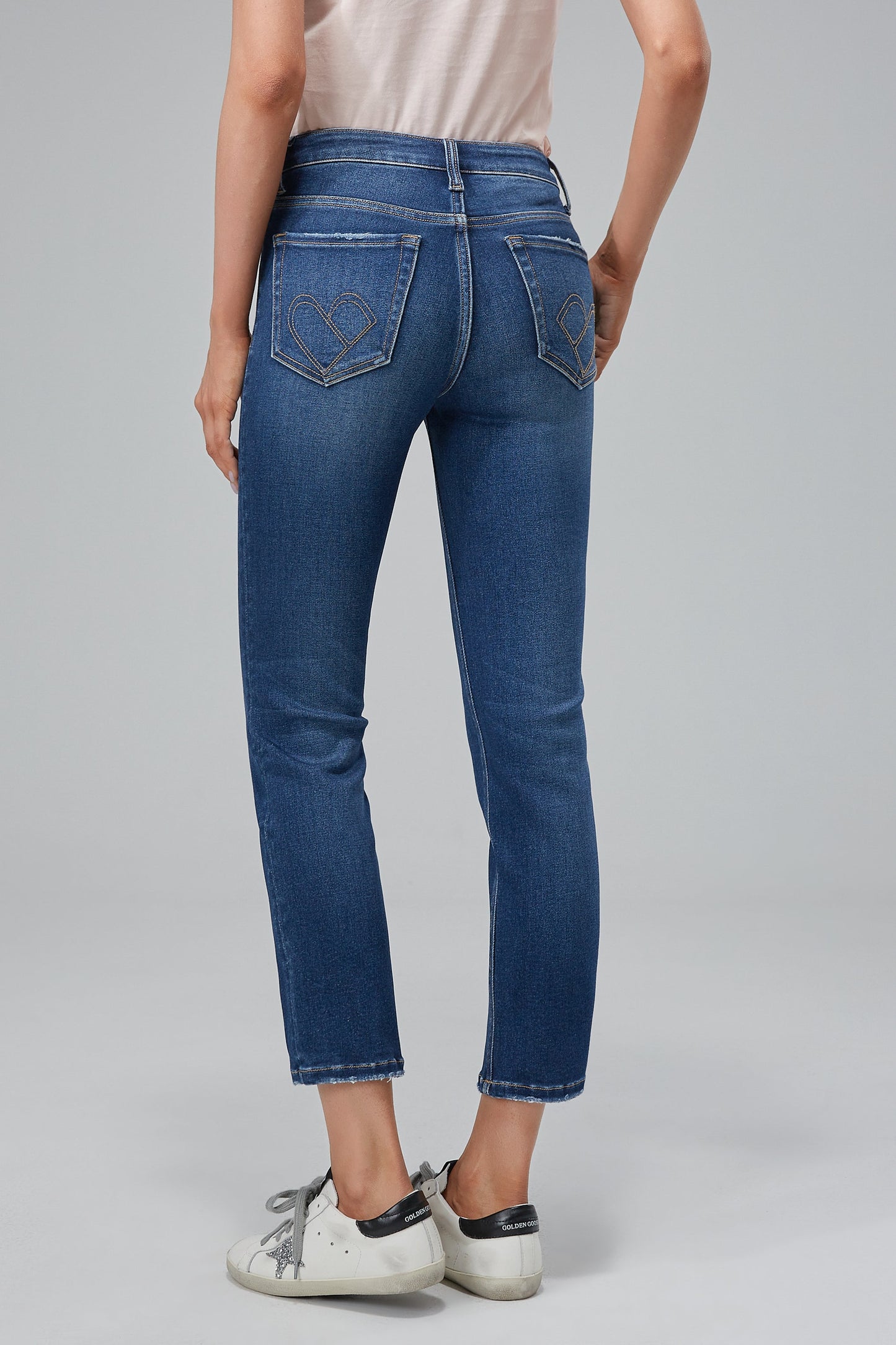 MID RISE STRAIGHT LEG JEANS BYT5021