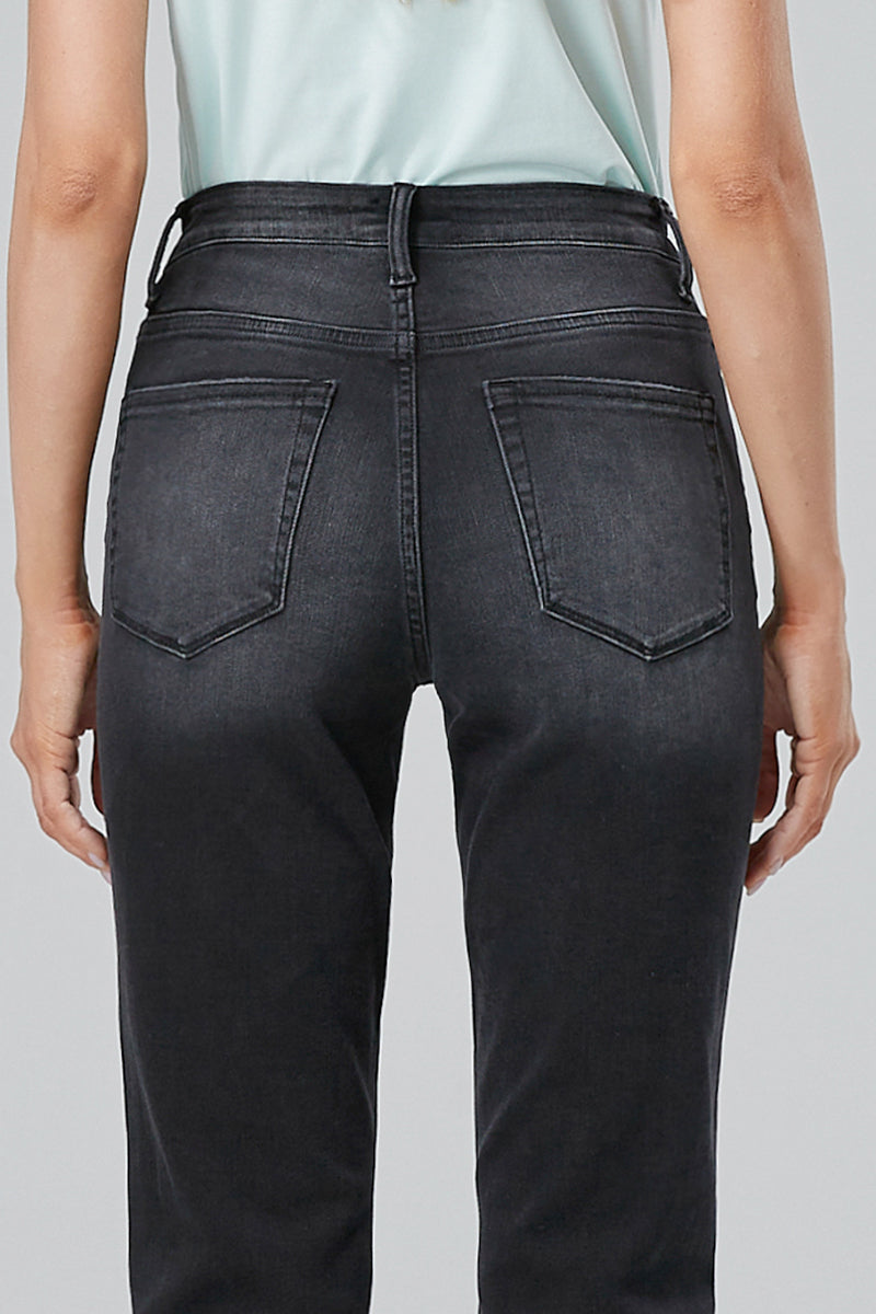 HIGH RISE MOM JEANS BYM3013