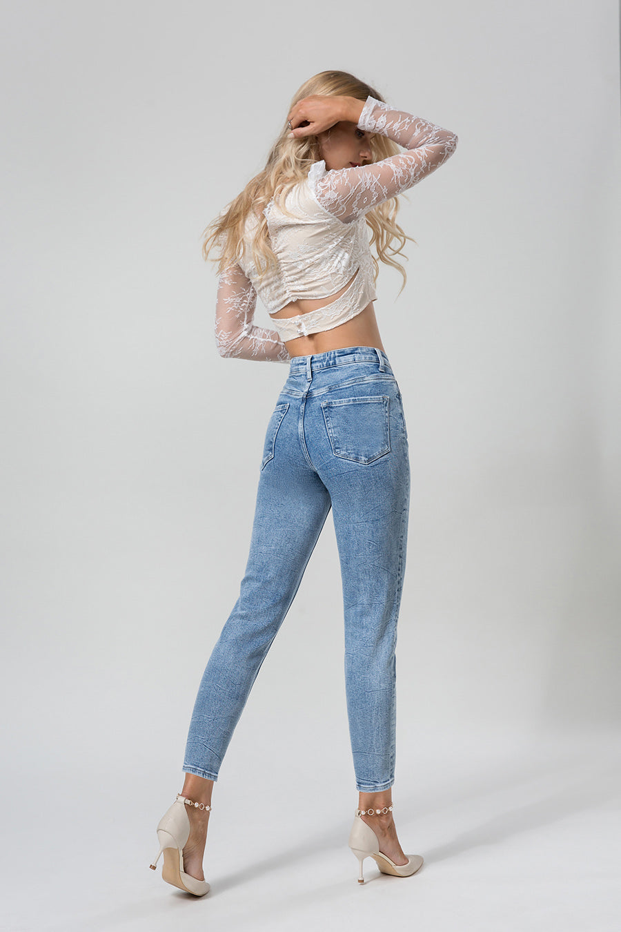 HIGH RISE MOM JEANS BYM3006