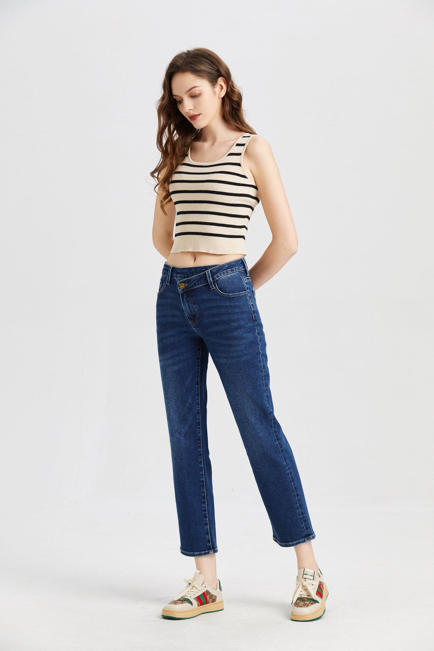 HIGH RISE STRAIGHT LEG JEANS BYT5015