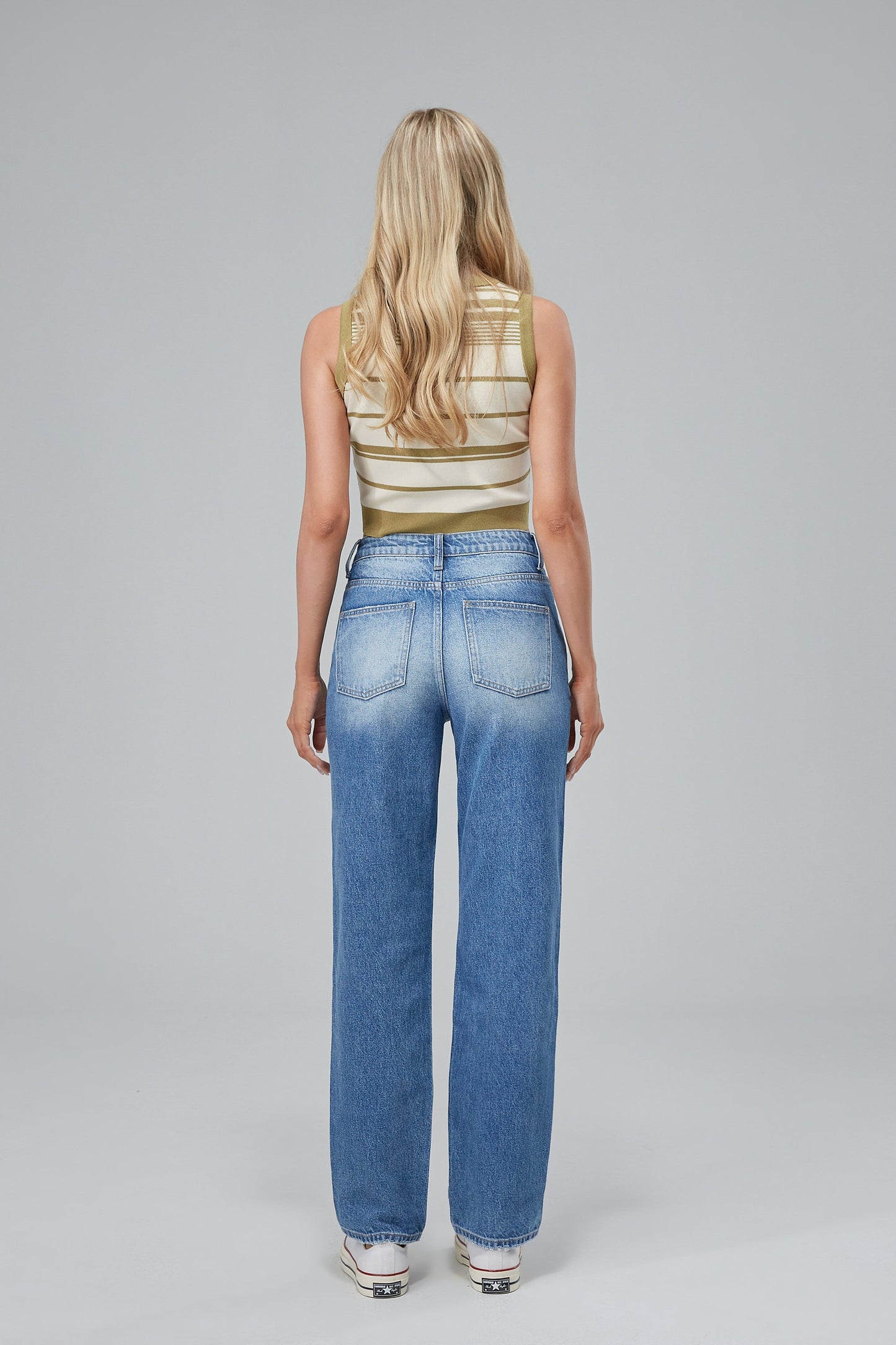 HIGH RISE STRAIGHT LEG JEANS BYT5018