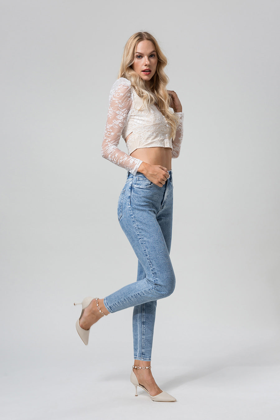 HIGH RISE MOM JEANS BYM3006